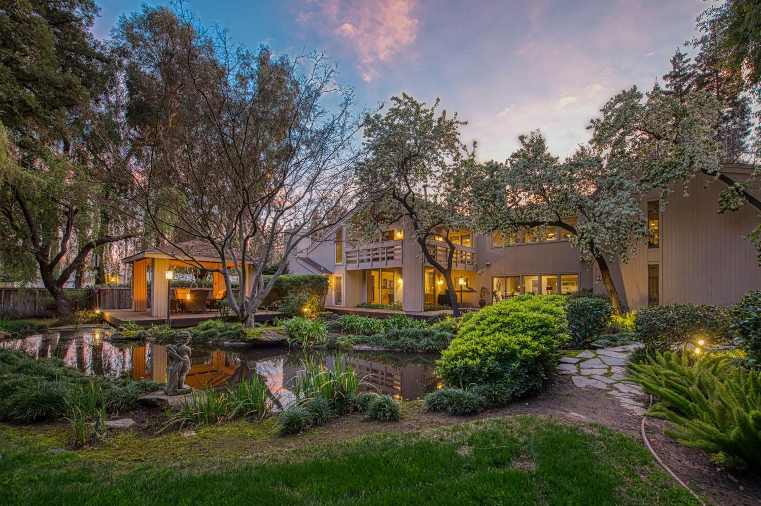 2352 W Loma Linda Ave, Fresno, CA 93711