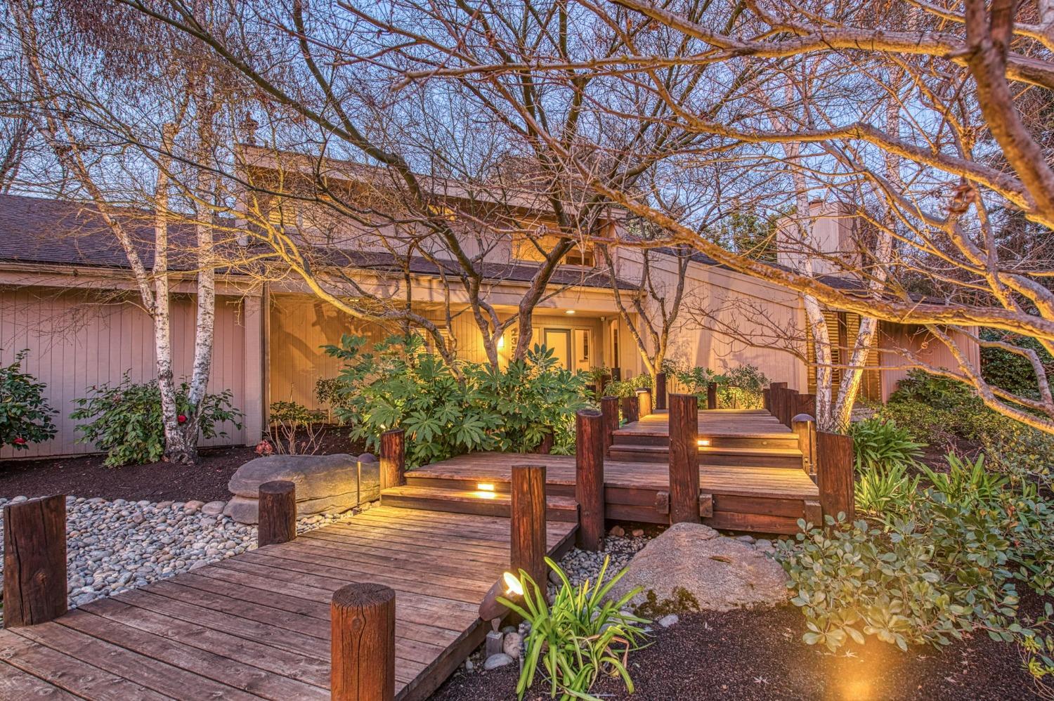 2352 W Loma Linda Ave, Fresno, CA 93711