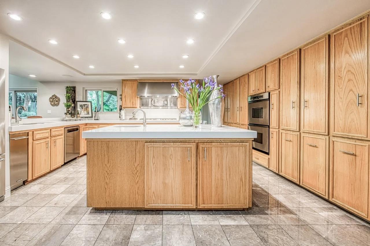 2352 W Loma Linda Ave, Fresno, CA 93711