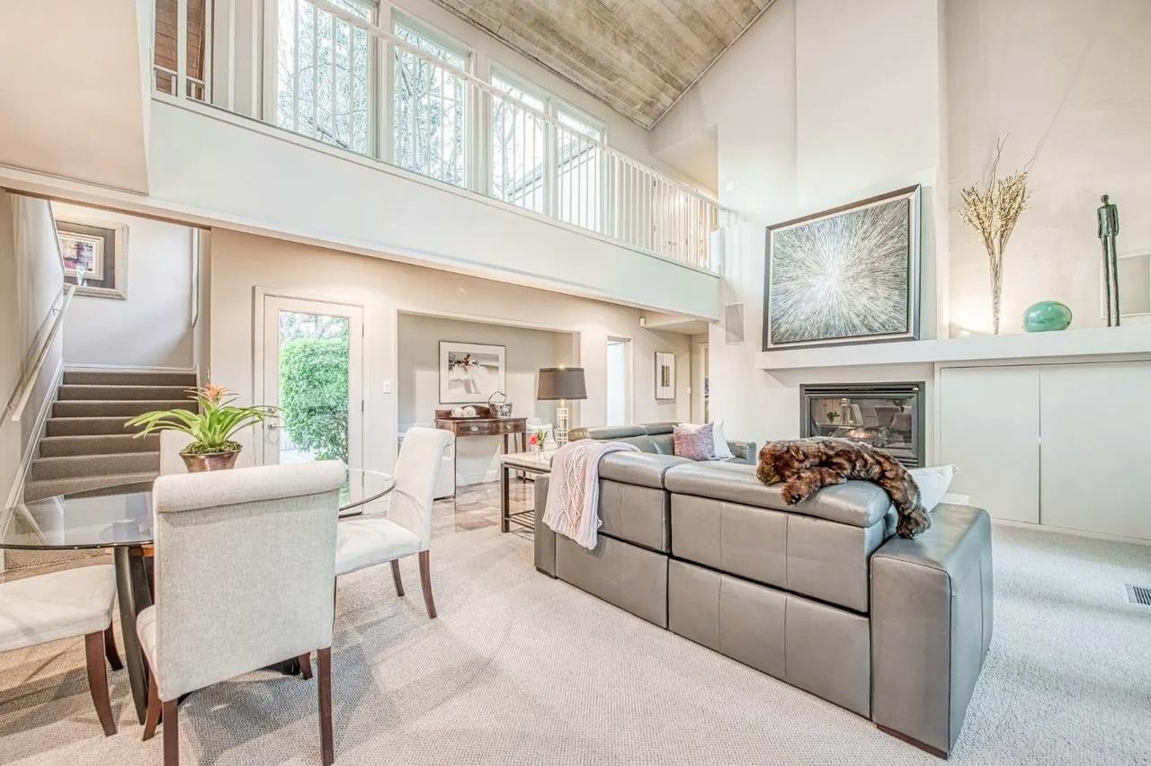 2352 W Loma Linda Ave, Fresno, CA 93711