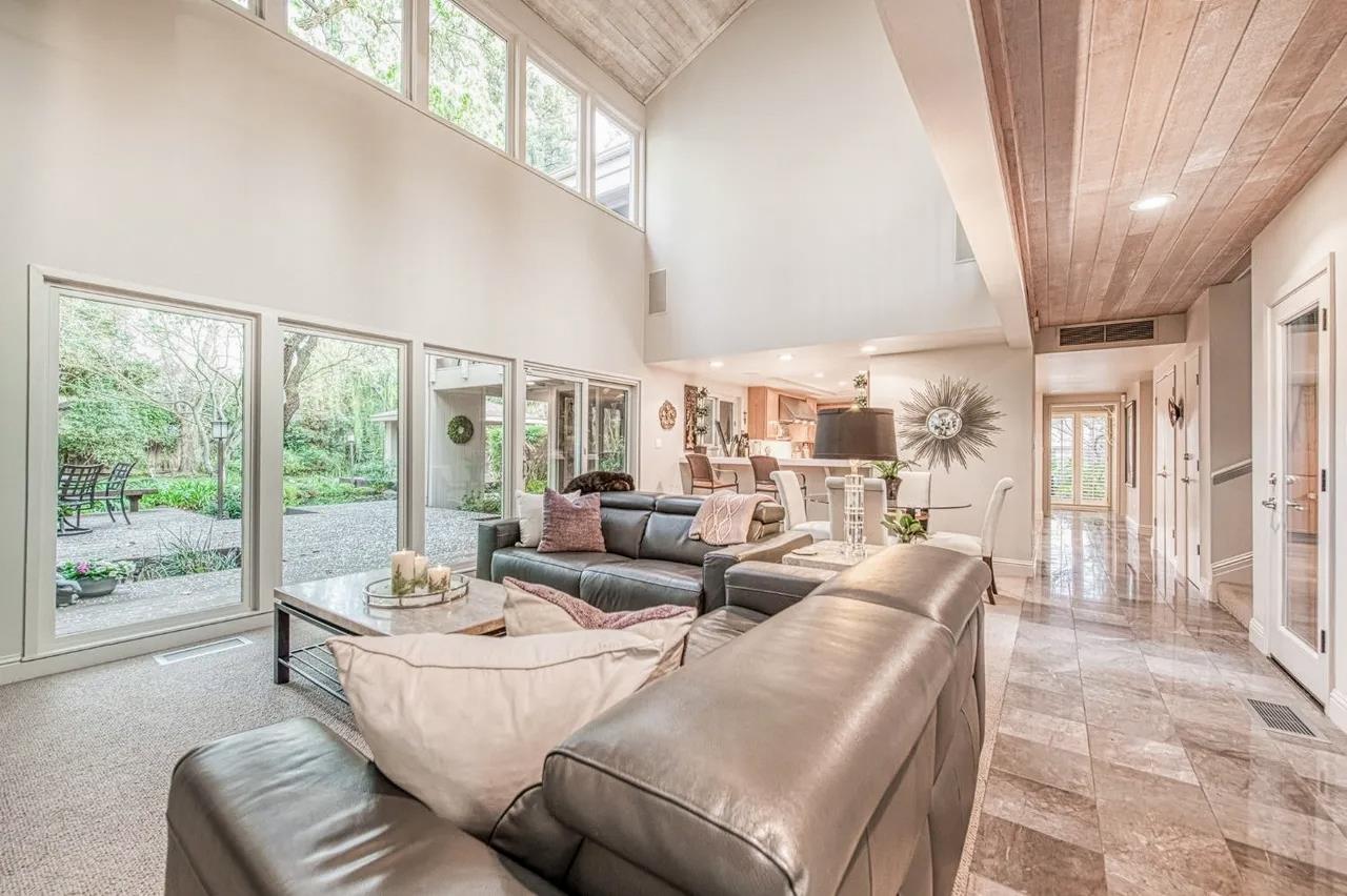 2352 W Loma Linda Ave, Fresno, CA 93711