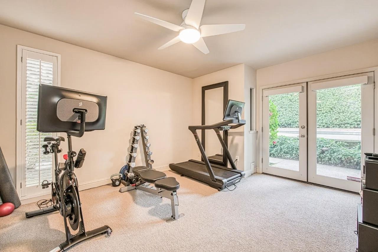 2352 W Loma Linda Ave, Fresno, CA 93711