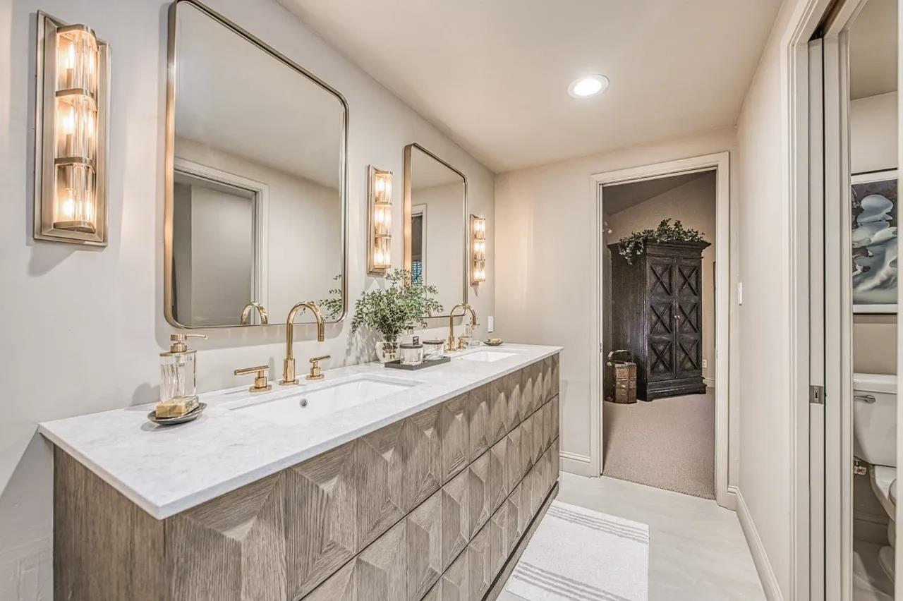 2352 W Loma Linda Ave, Fresno, CA 93711