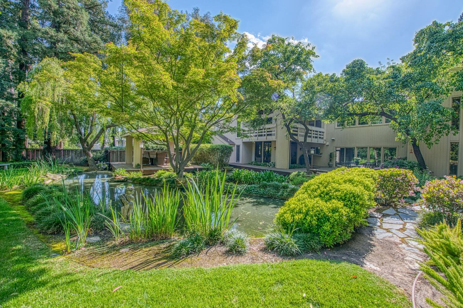 2352 W Loma Linda Ave, Fresno, CA 93711