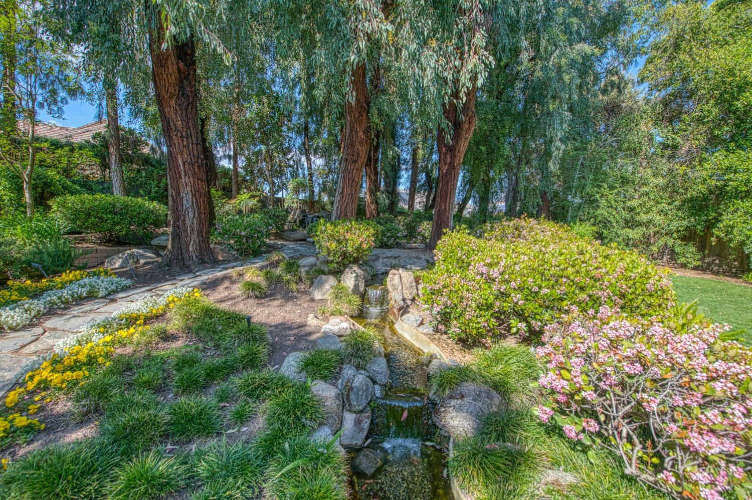 2352 W Loma Linda Ave, Fresno, CA 93711