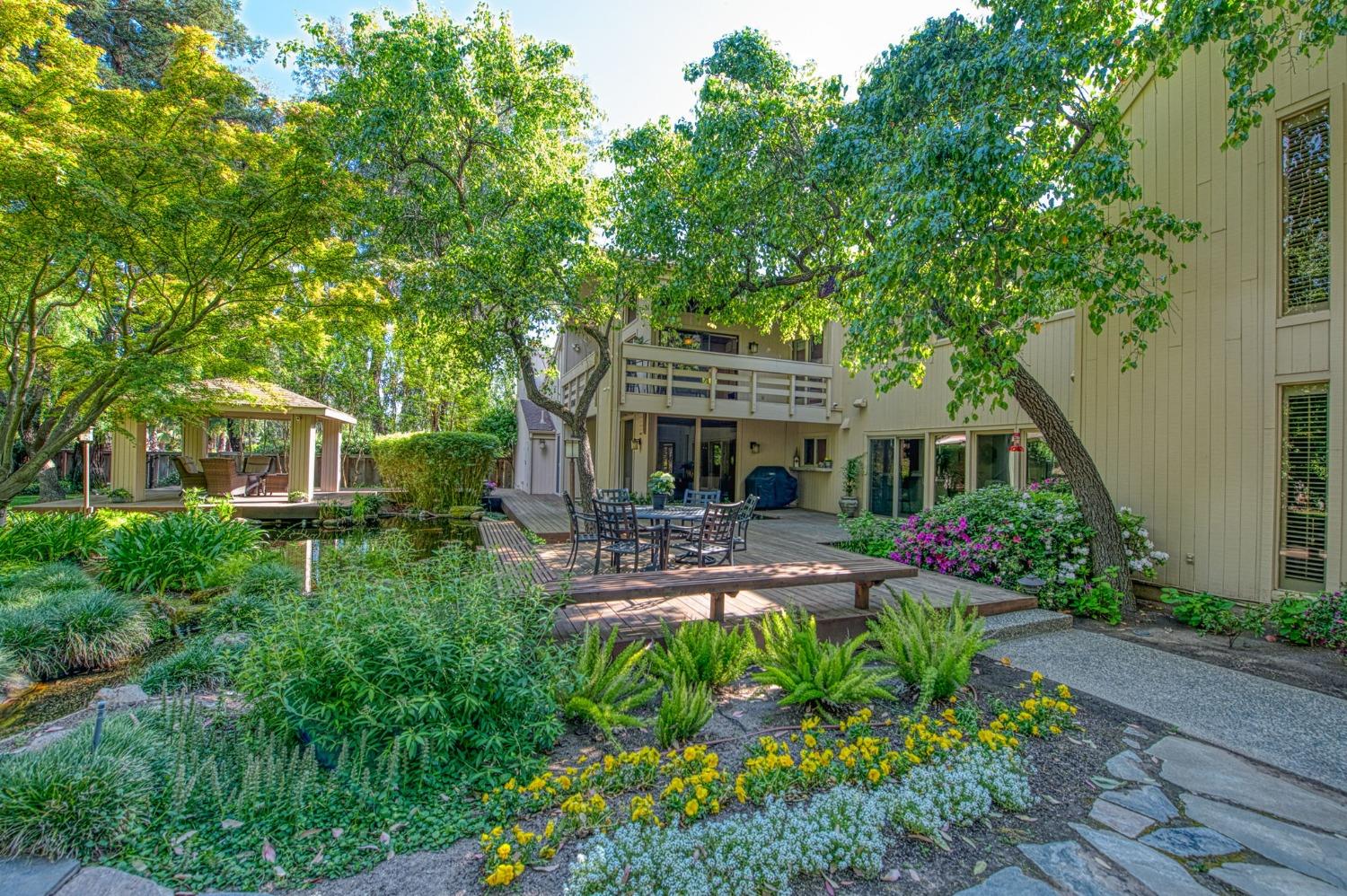 2352 W Loma Linda Ave, Fresno, CA 93711