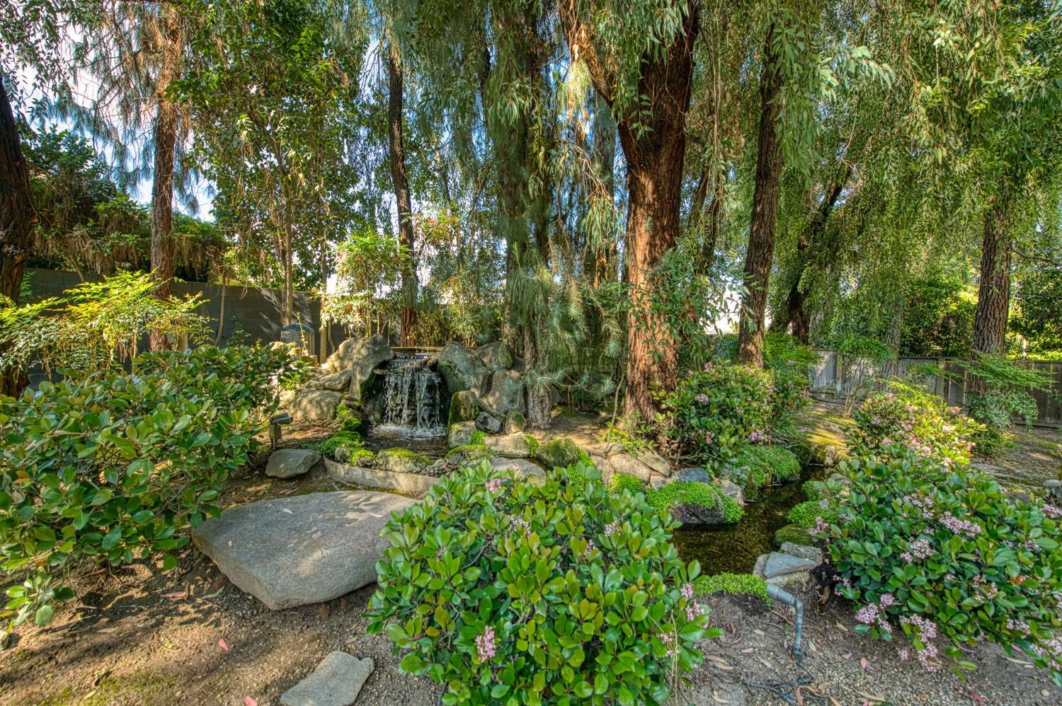 2352 W Loma Linda Ave, Fresno, CA 93711