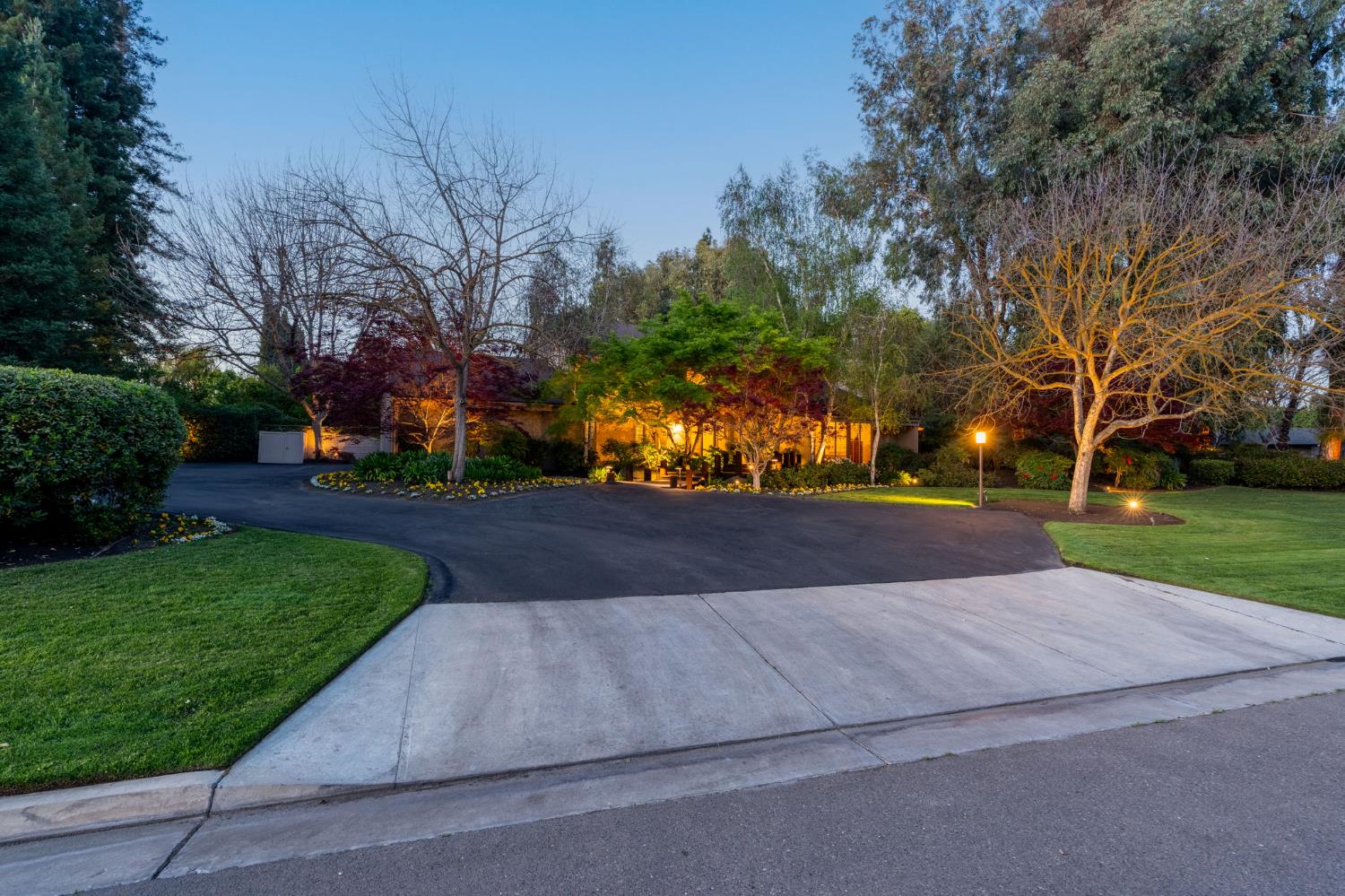 2352 W Loma Linda Ave, Fresno, CA 93711