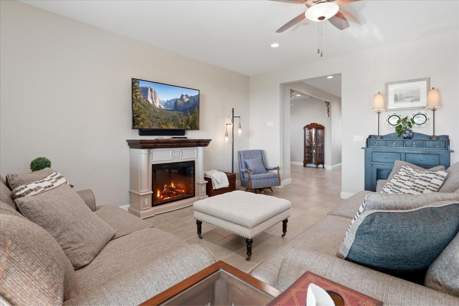 4314 Little Canyon Dr, Madera, CA 93636