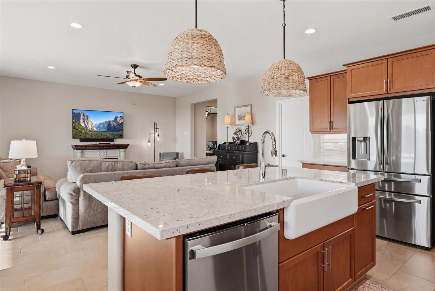 4314 Little Canyon Dr, Madera, CA 93636