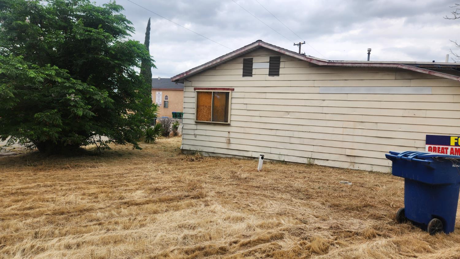 315 W Mariposa W, Fowler, CA 93625