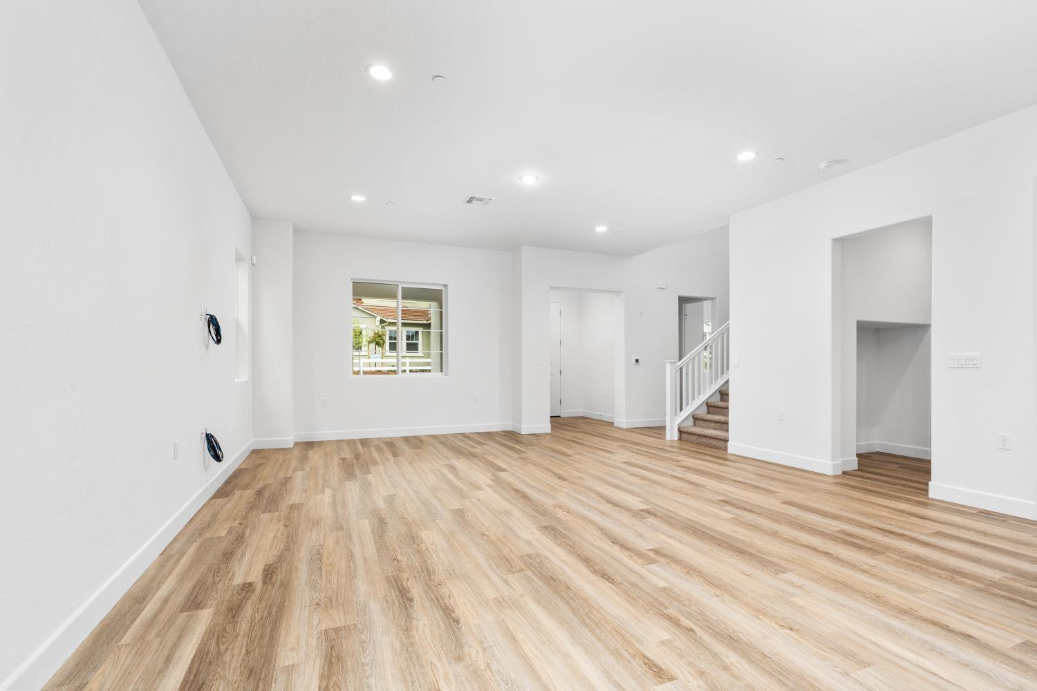 364 Peters Ln S, Madera, CA 93636