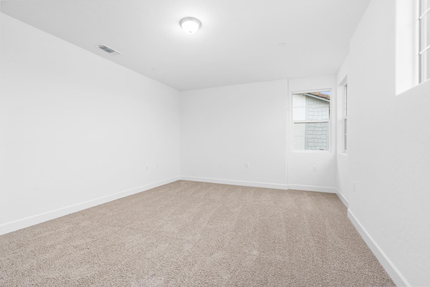 364 Peters Ln S, Madera, CA 93636