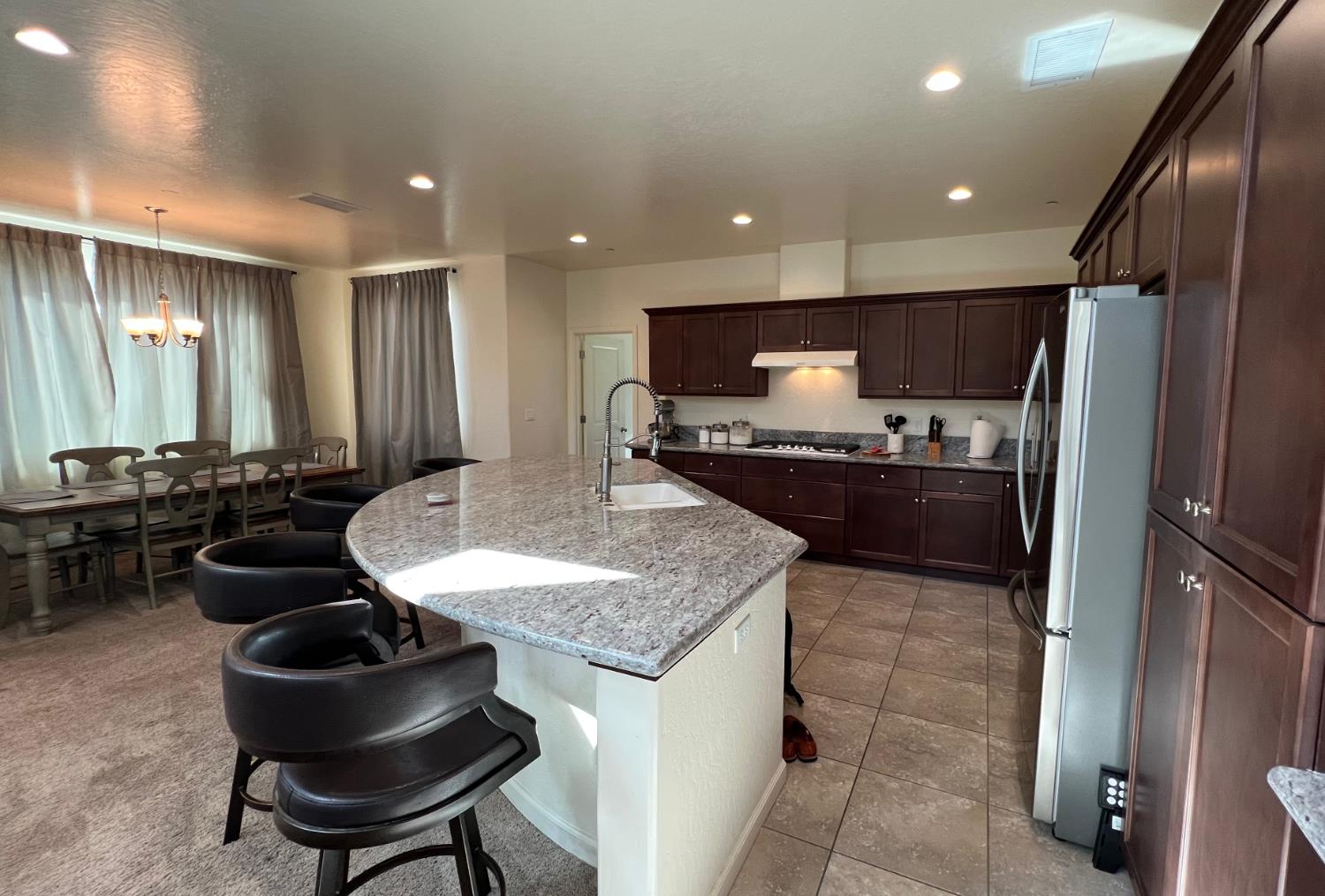 1100 Corazon Ave, Clovis, CA 93619