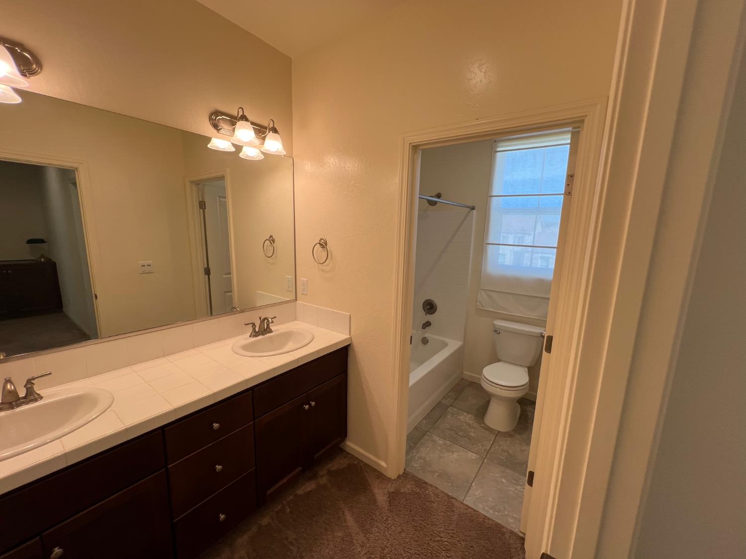 1100 Corazon Ave, Clovis, CA 93619