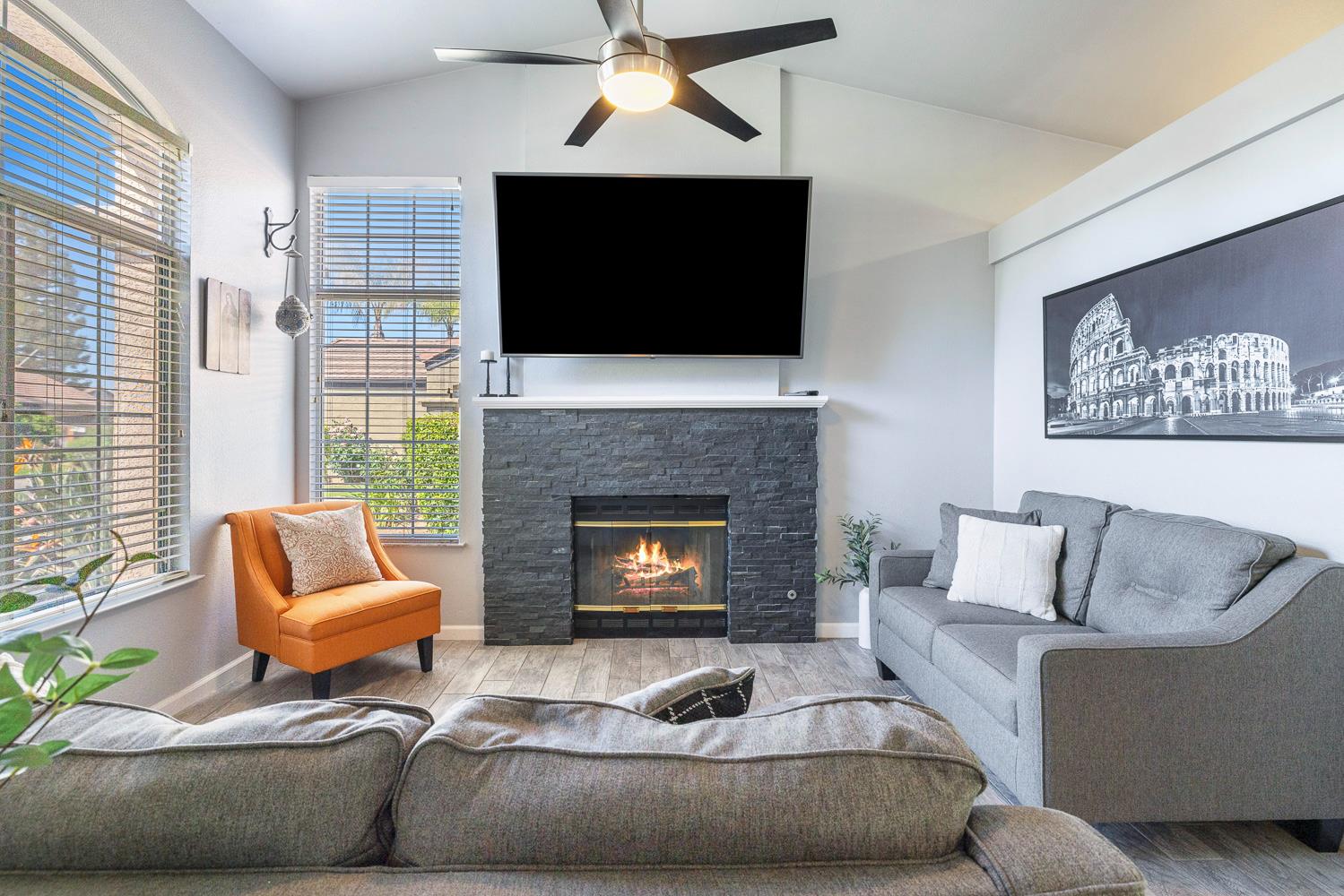 7634 N Dearing Ave, Fresno, CA 93720