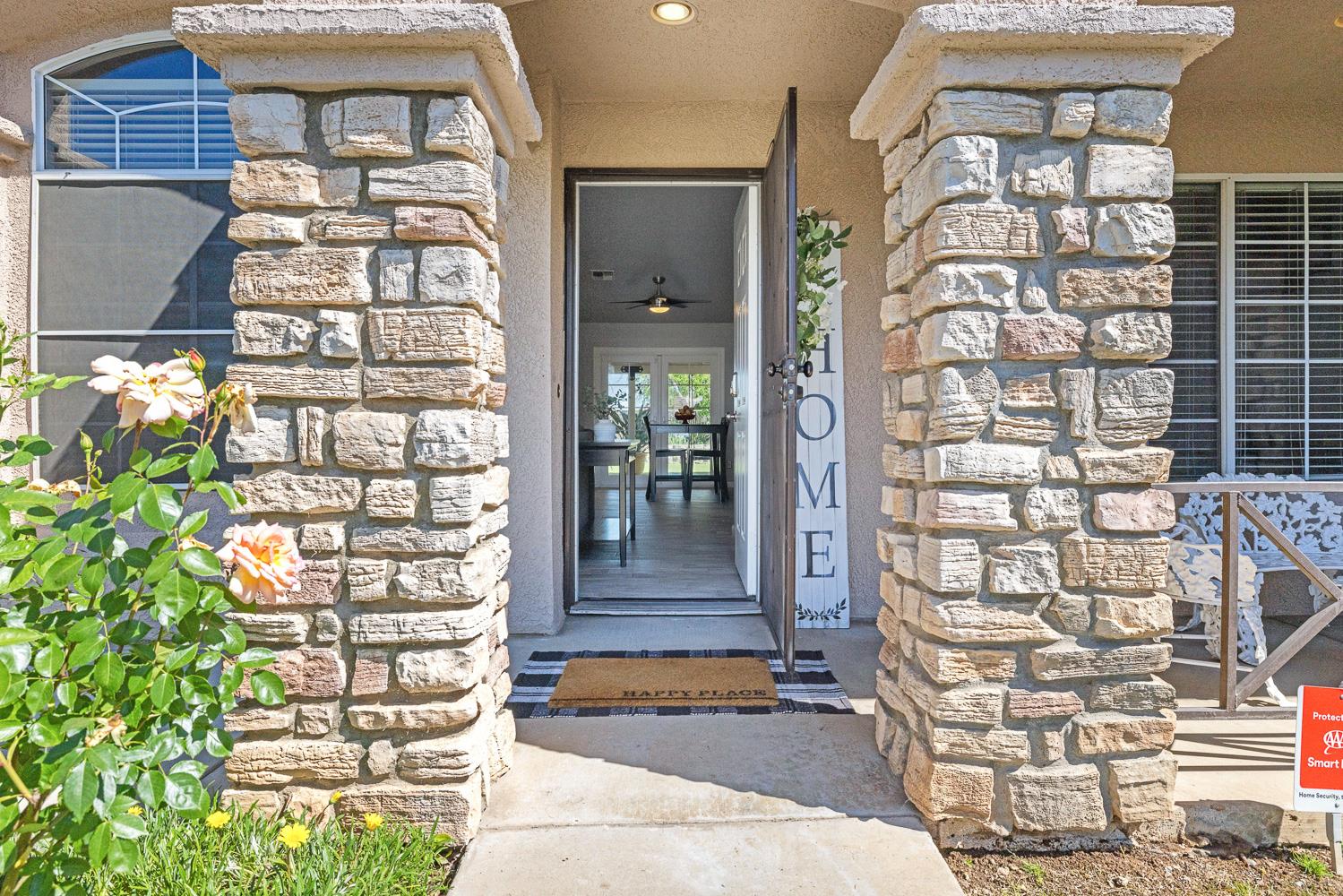 7634 N Dearing Ave, Fresno, CA 93720