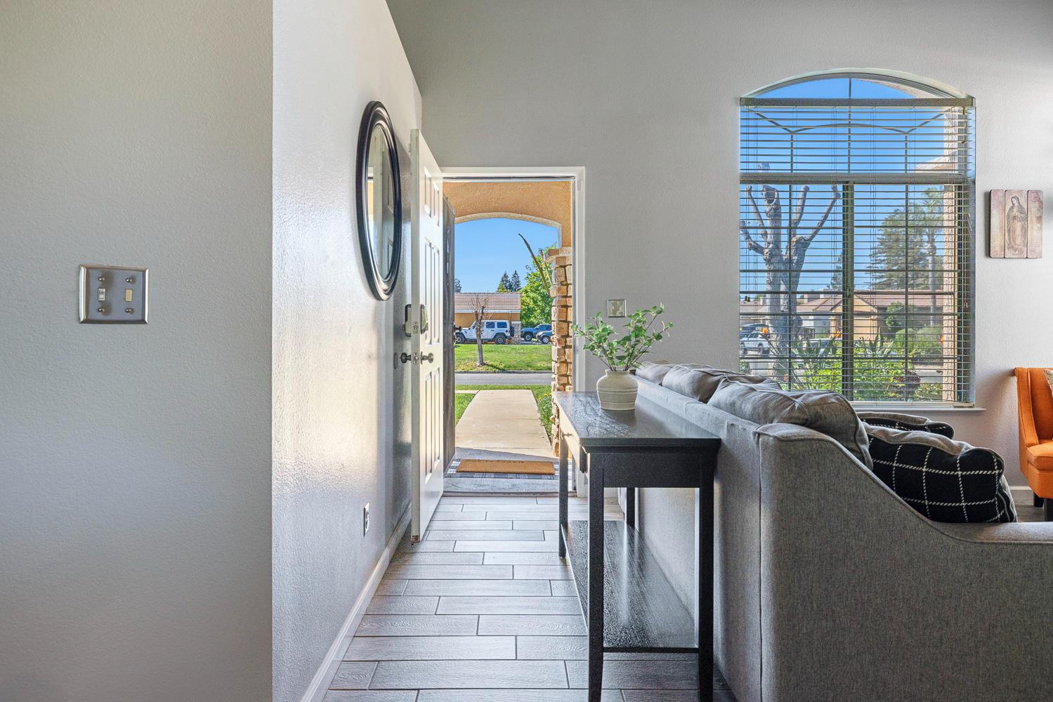 7634 N Dearing Ave, Fresno, CA 93720