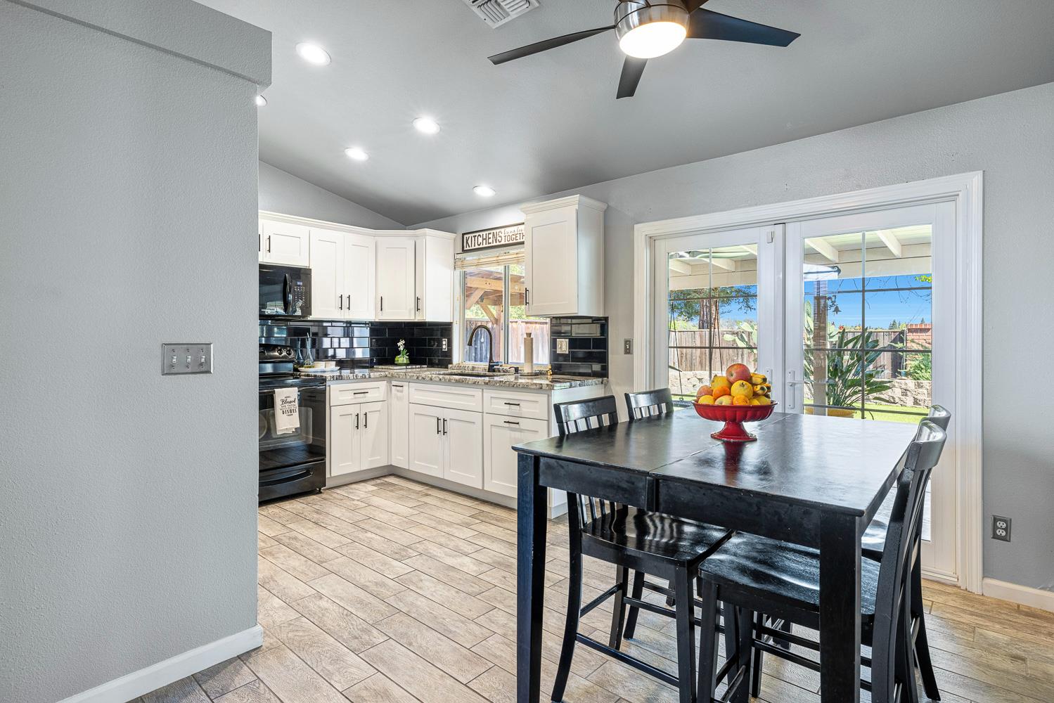 7634 N Dearing Ave, Fresno, CA 93720