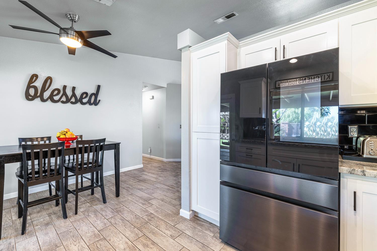 7634 N Dearing Ave, Fresno, CA 93720