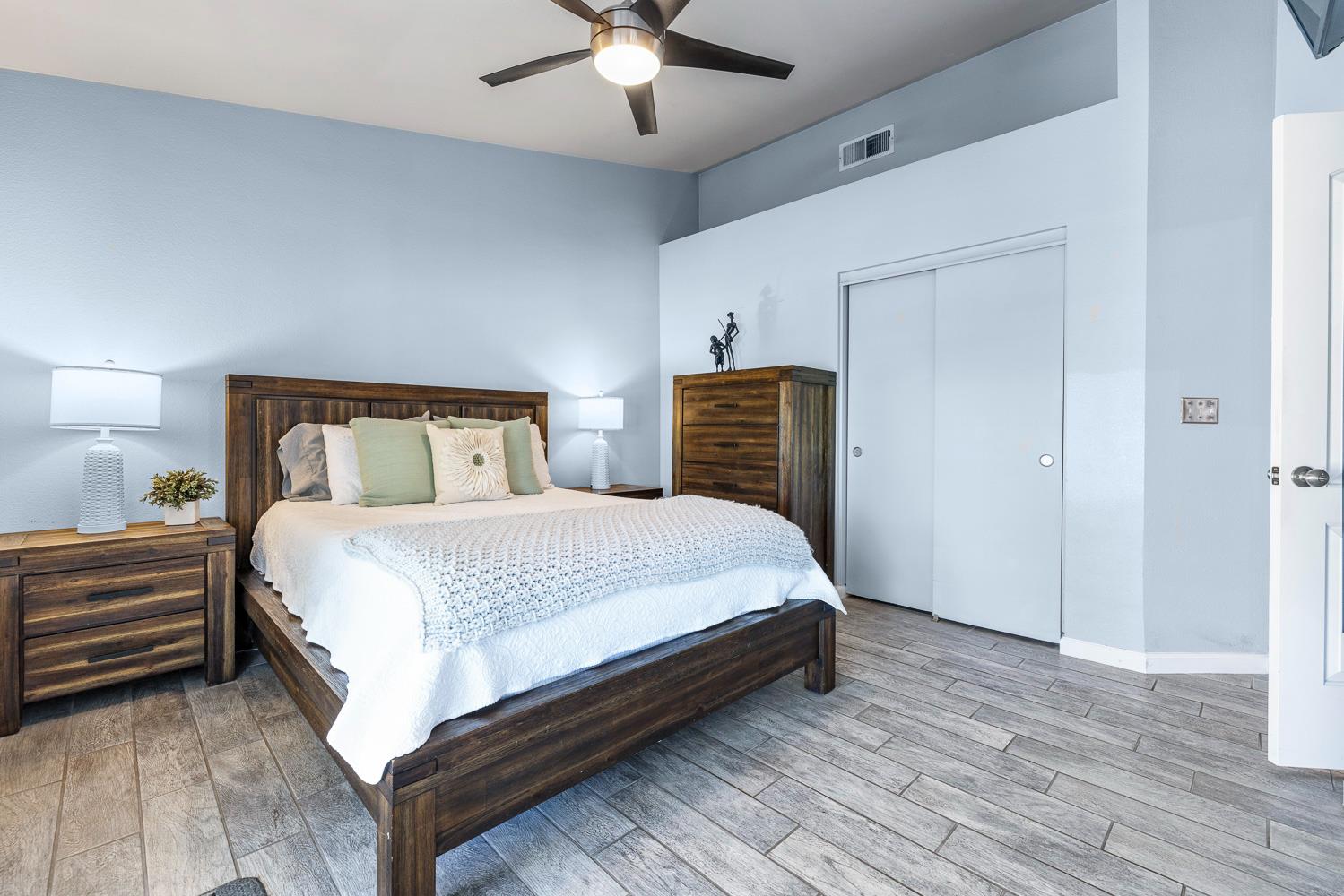 7634 N Dearing Ave, Fresno, CA 93720