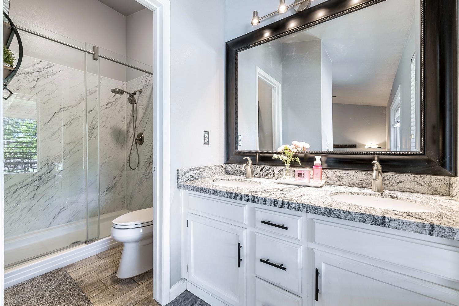 7634 N Dearing Ave, Fresno, CA 93720