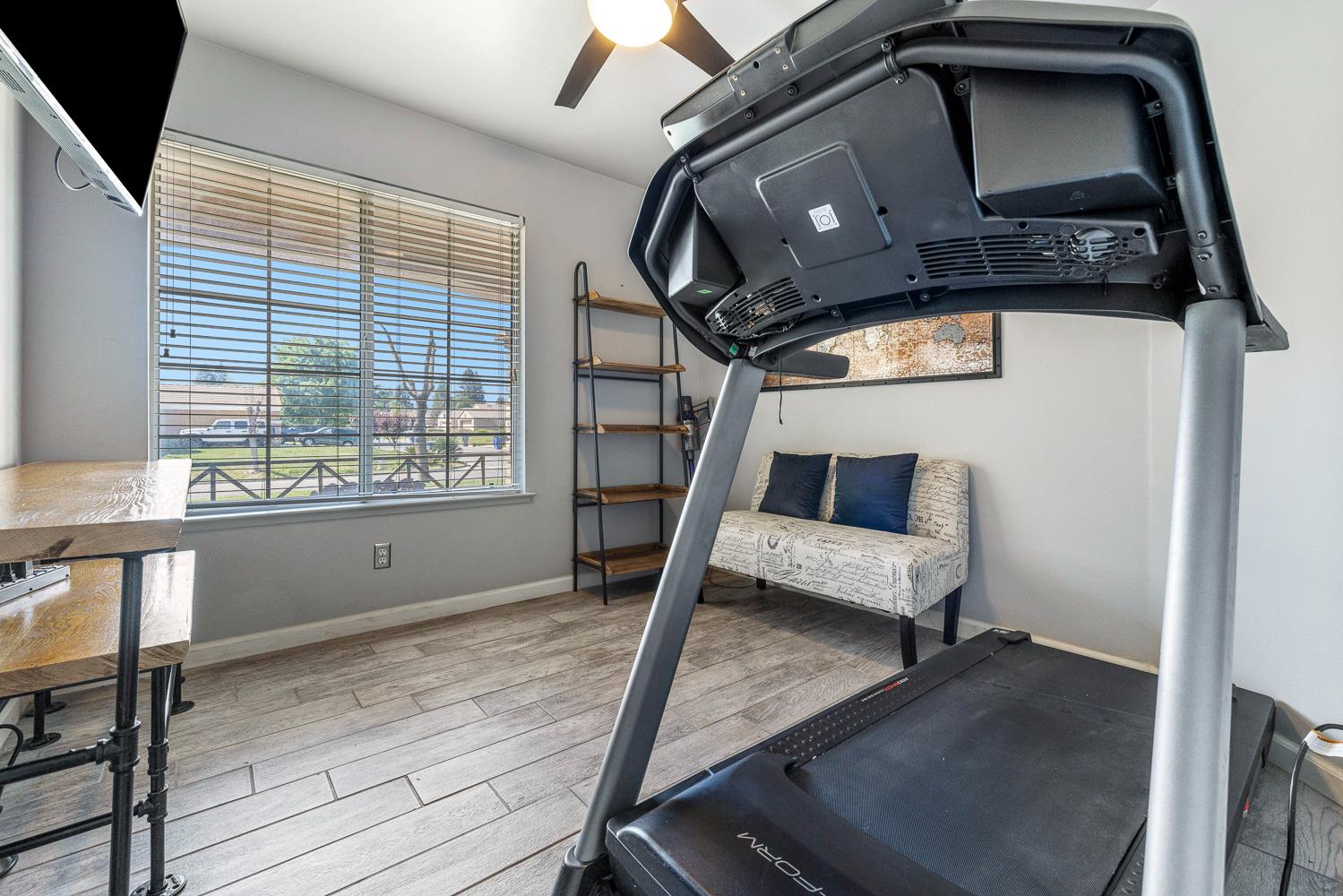 7634 N Dearing Ave, Fresno, CA 93720