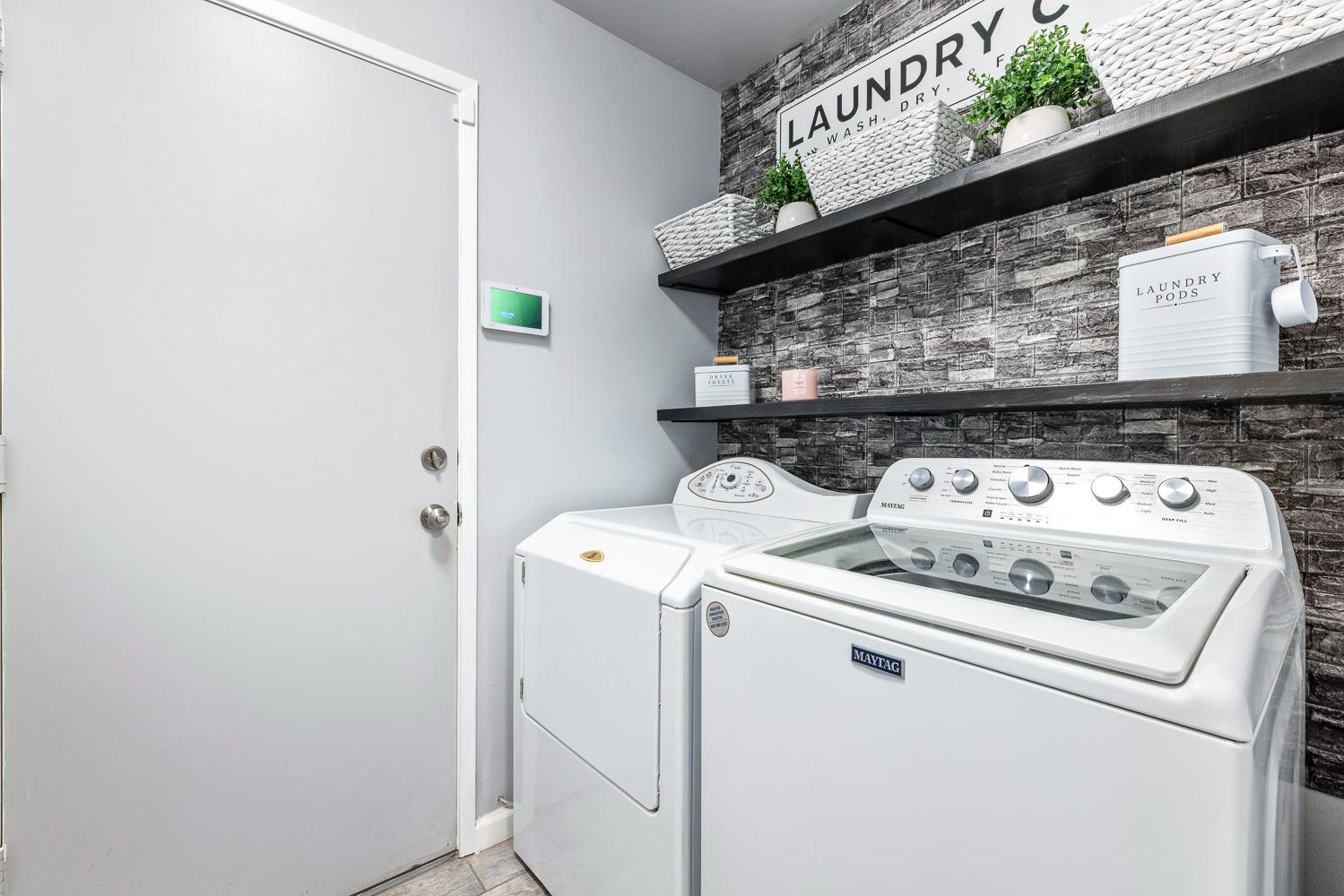 7634 N Dearing Ave, Fresno, CA 93720