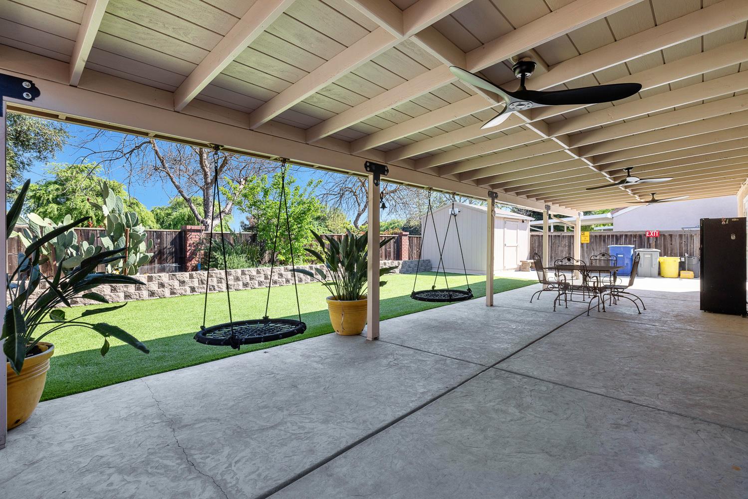 7634 N Dearing Ave, Fresno, CA 93720