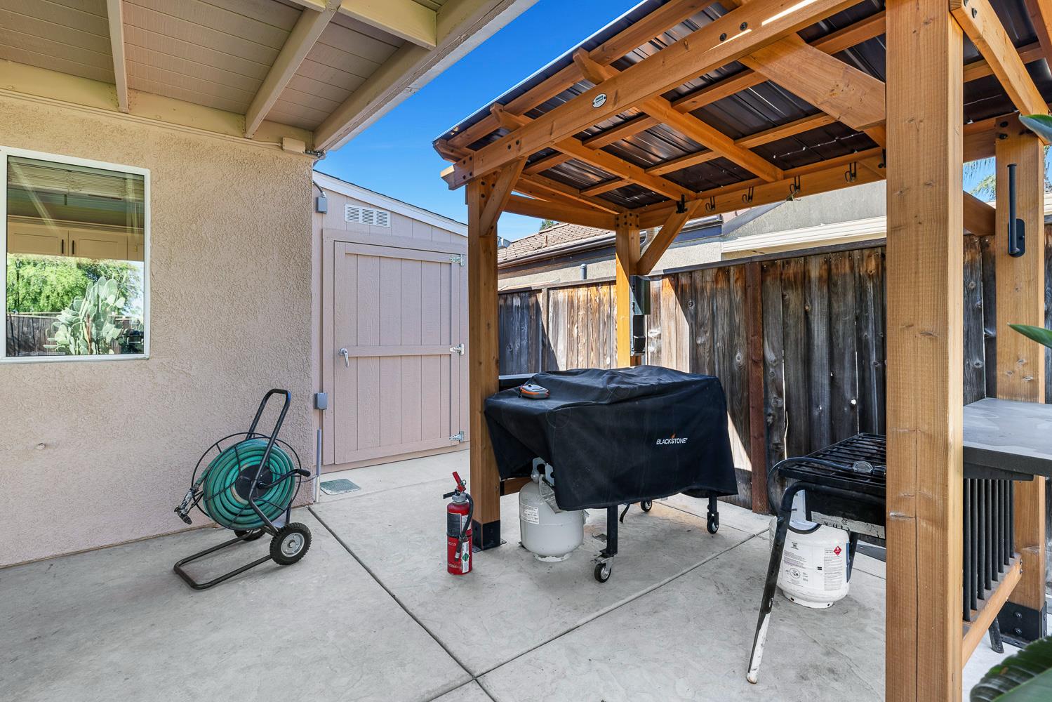 7634 N Dearing Ave, Fresno, CA 93720