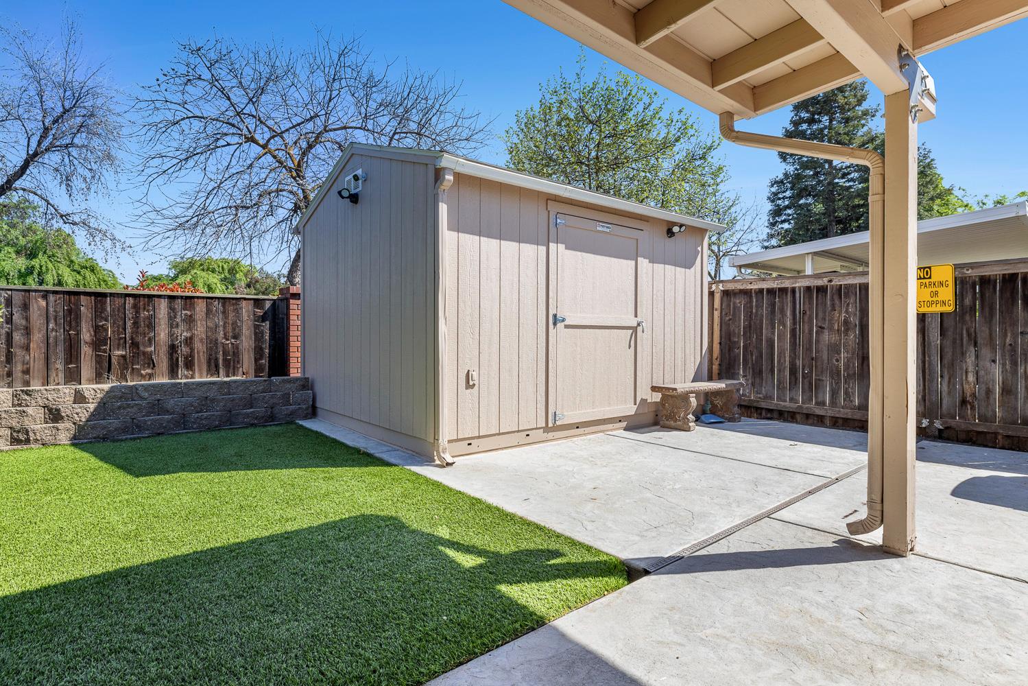 7634 N Dearing Ave, Fresno, CA 93720