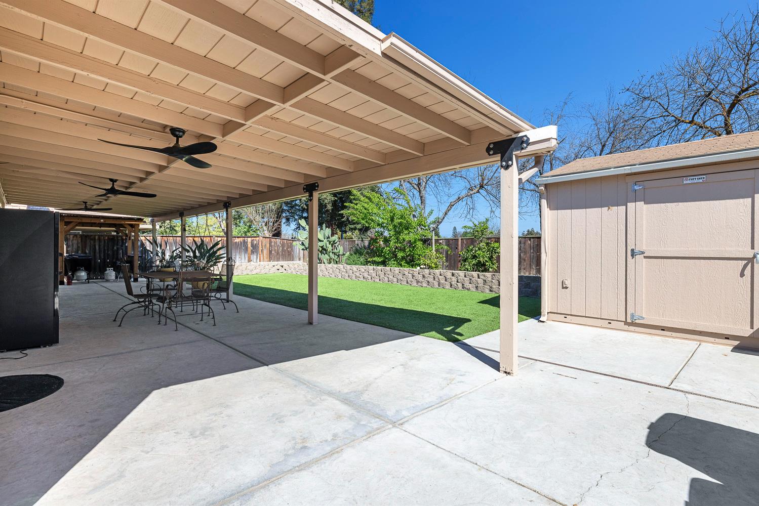 7634 N Dearing Ave, Fresno, CA 93720