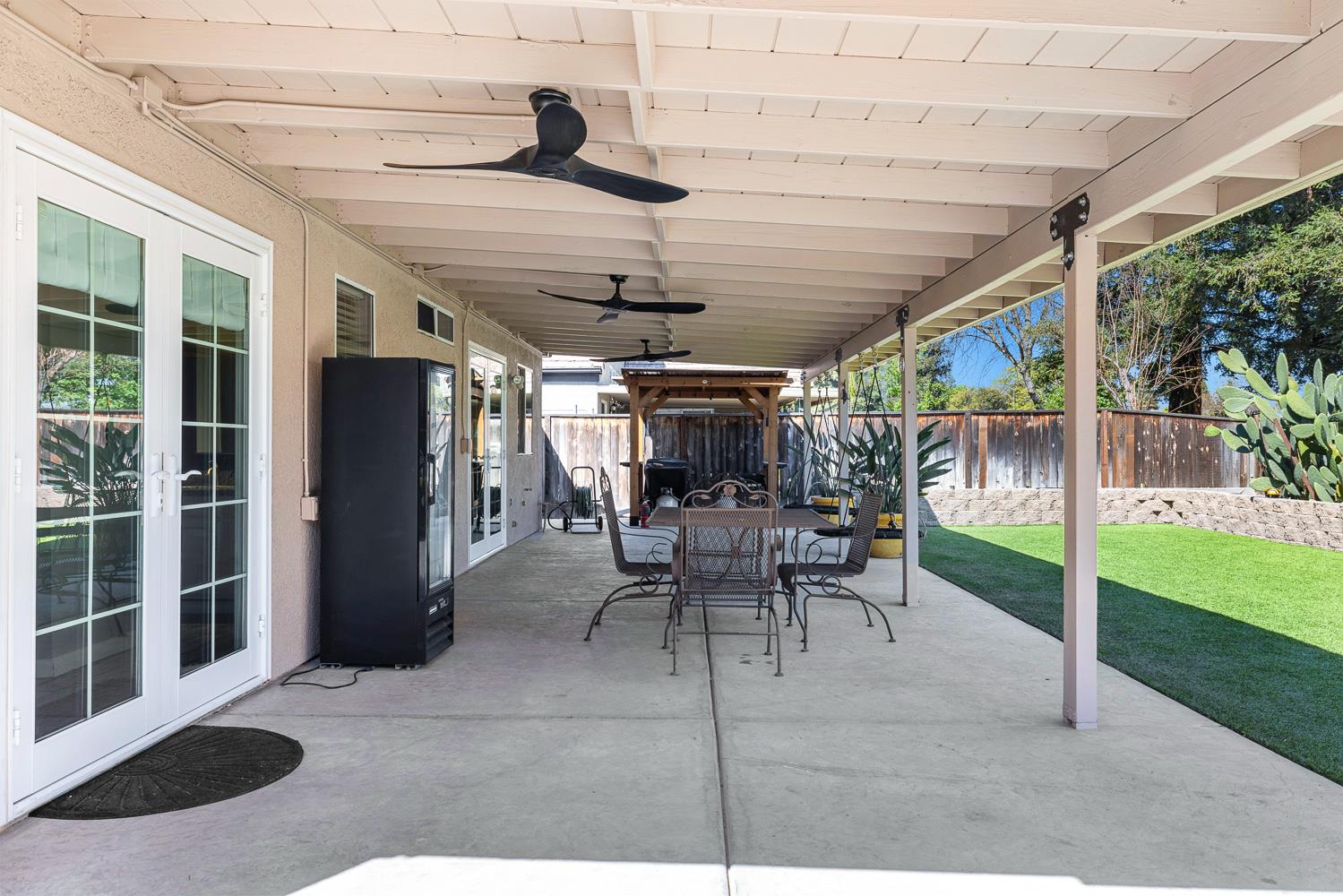 7634 N Dearing Ave, Fresno, CA 93720