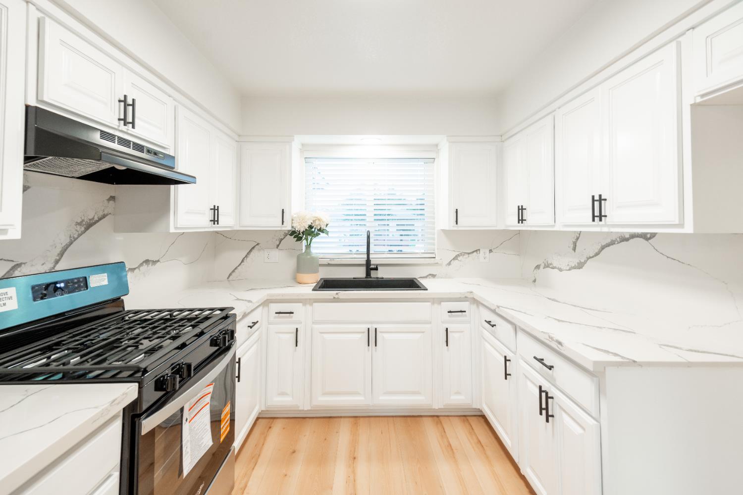 2612 Renn Ave, Clovis, CA 93611