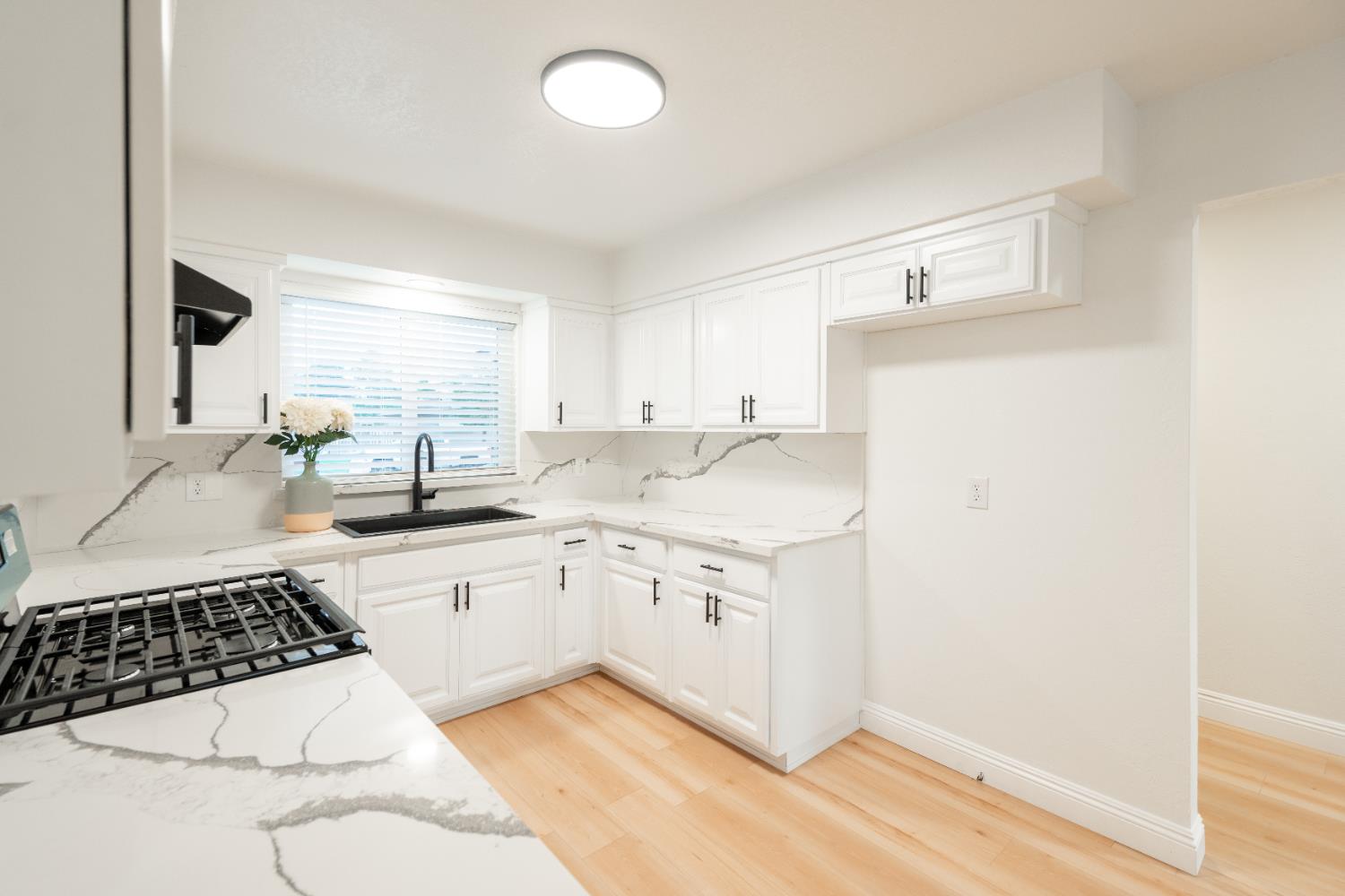 2612 Renn Ave, Clovis, CA 93611