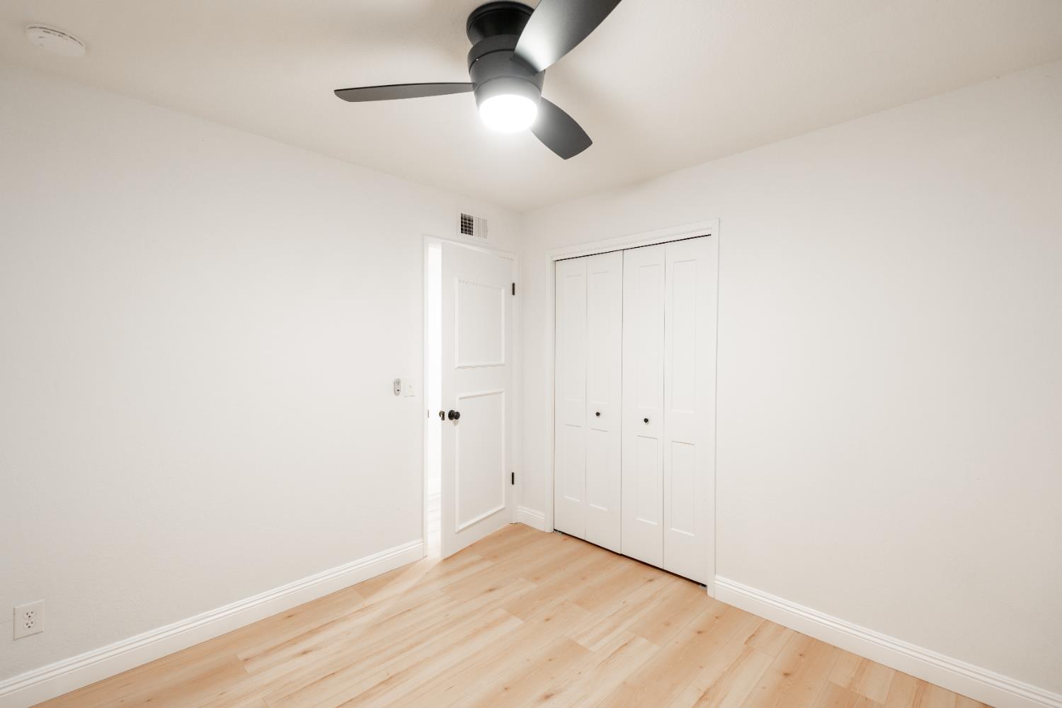 2612 Renn Ave, Clovis, CA 93611