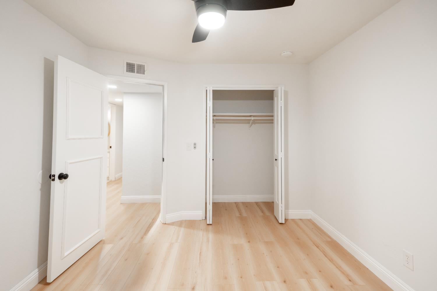 2612 Renn Ave, Clovis, CA 93611