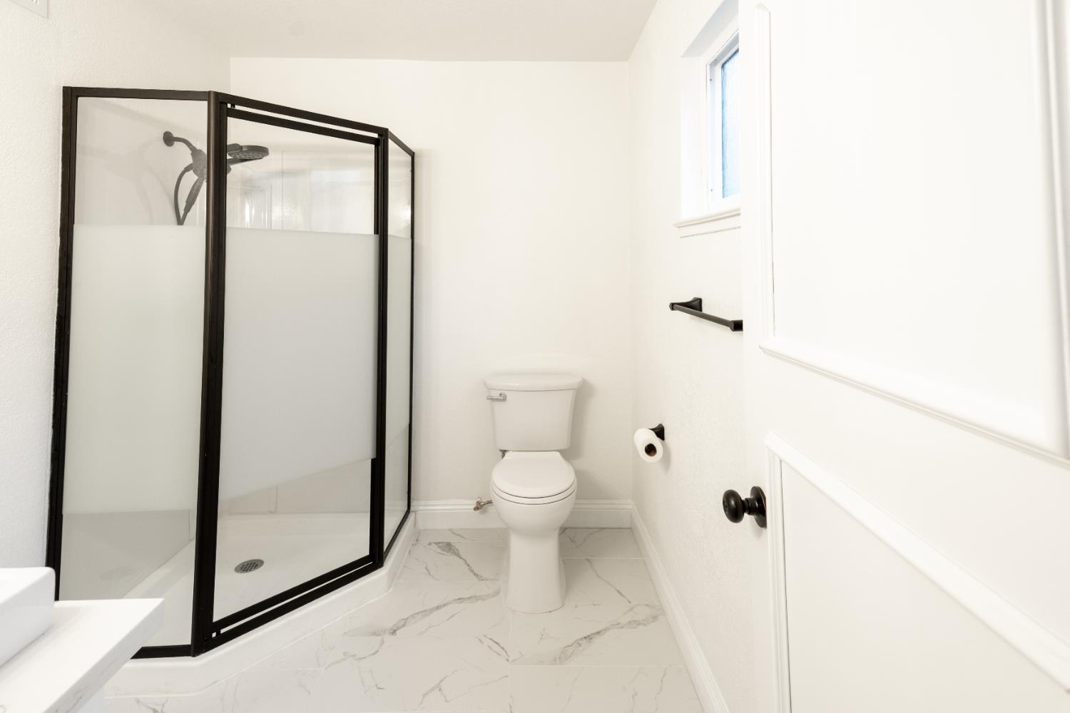 2612 Renn Ave, Clovis, CA 93611