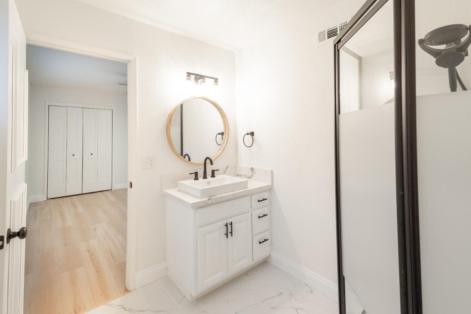 2612 Renn Ave, Clovis, CA 93611