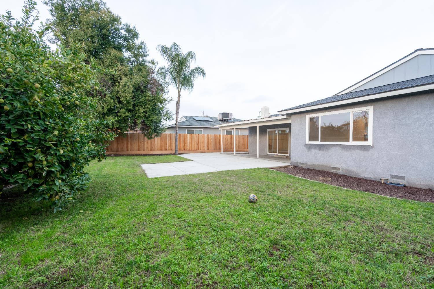 2612 Renn Ave, Clovis, CA 93611