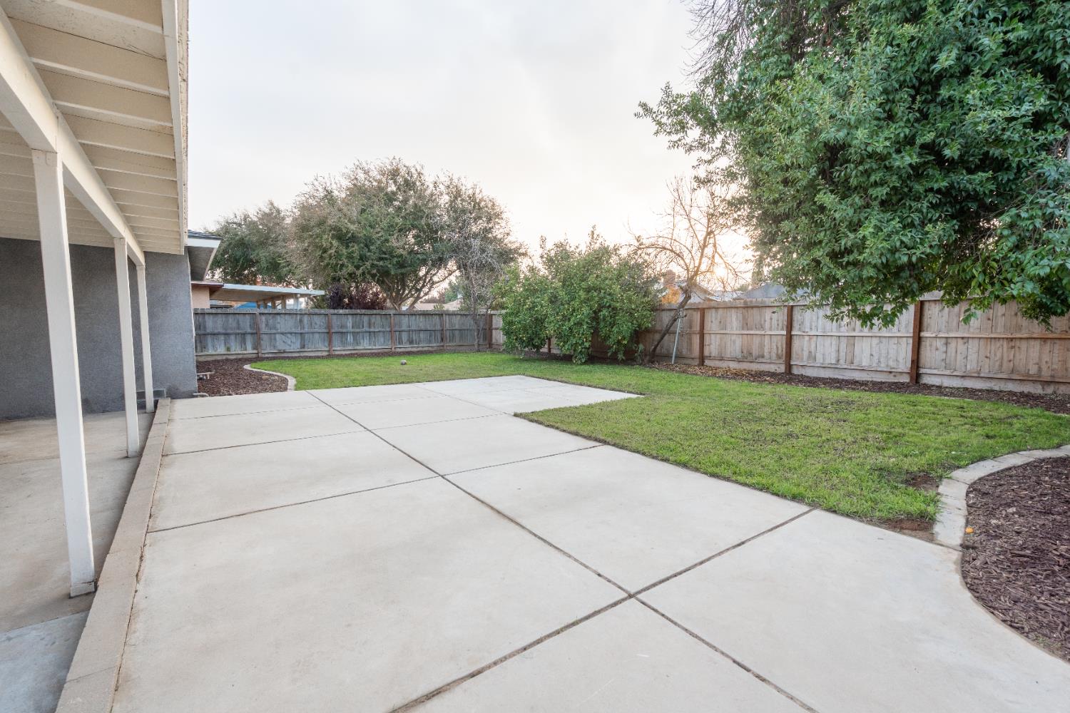 2612 Renn Ave, Clovis, CA 93611