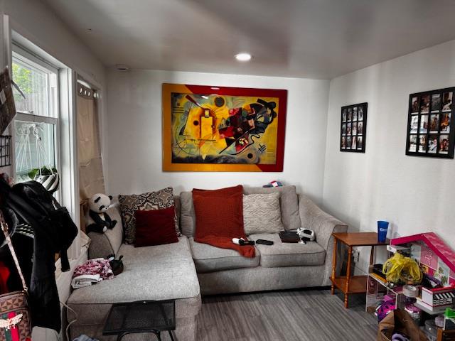 705 N Safford Ave, Fresno, CA 93728