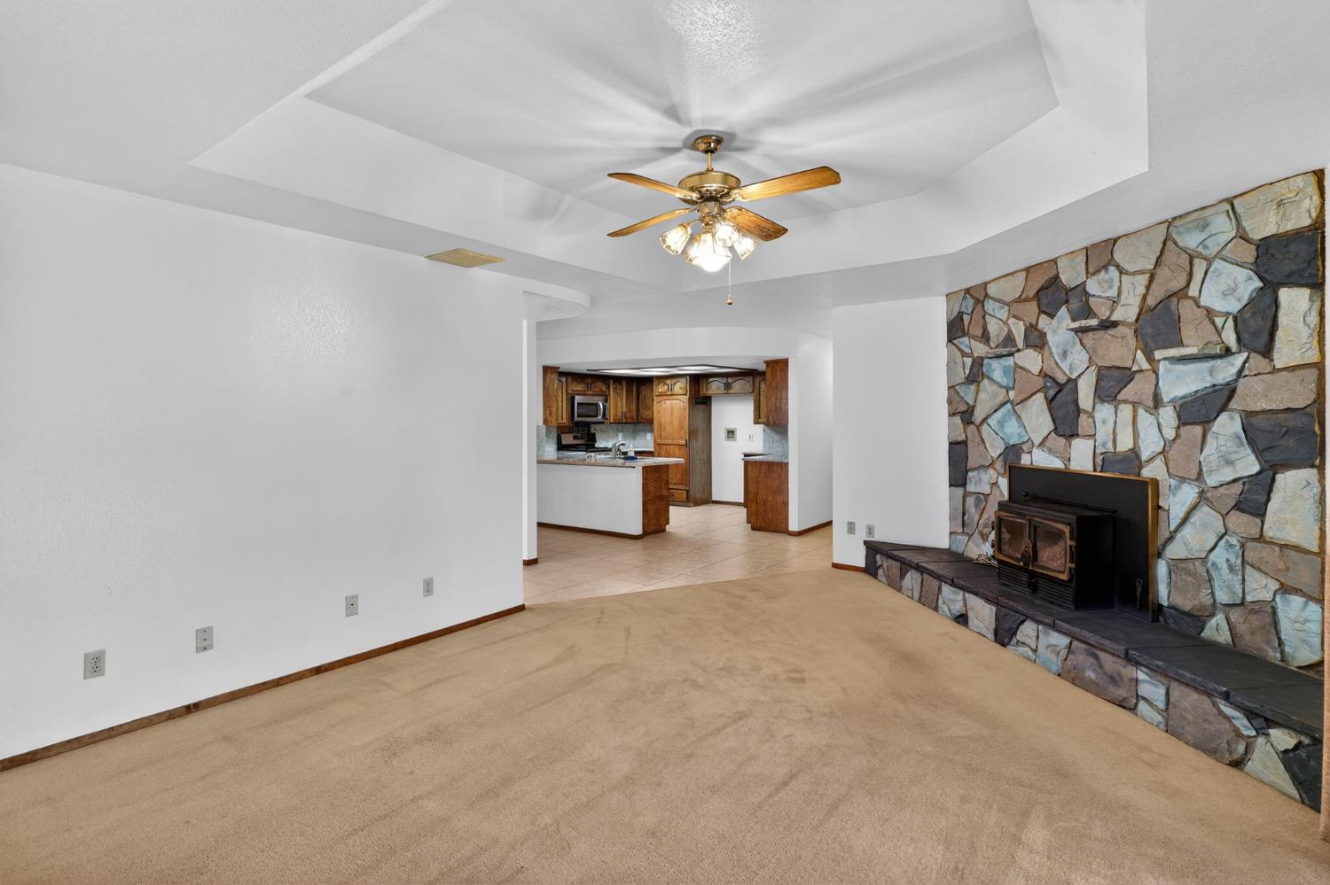 635 N Belmont St, Porterville, CA 93257