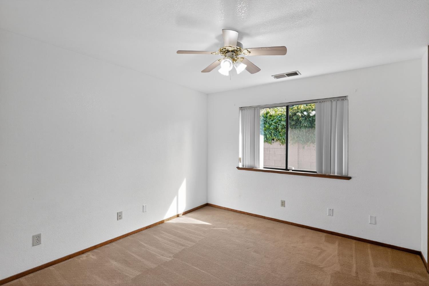 635 N Belmont St, Porterville, CA 93257