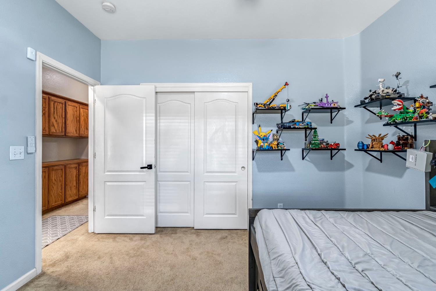 685 W Lake St, Kingsburg, CA 93631