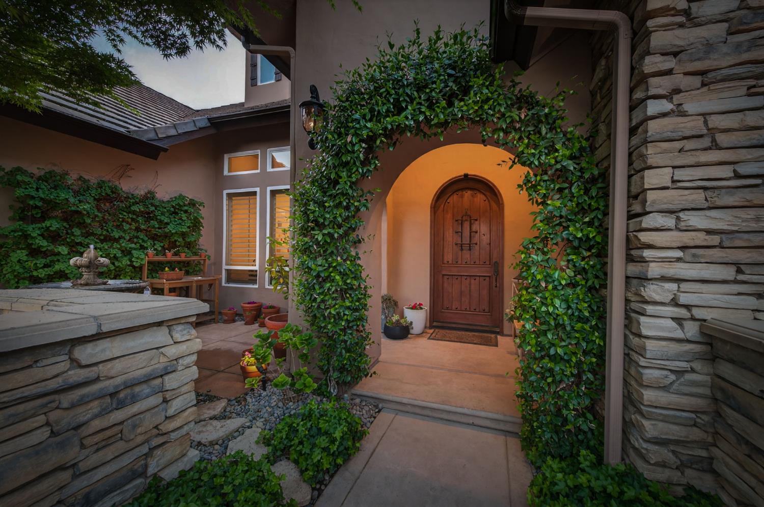 3350 E Via Montiano Ave, Clovis, CA 93619