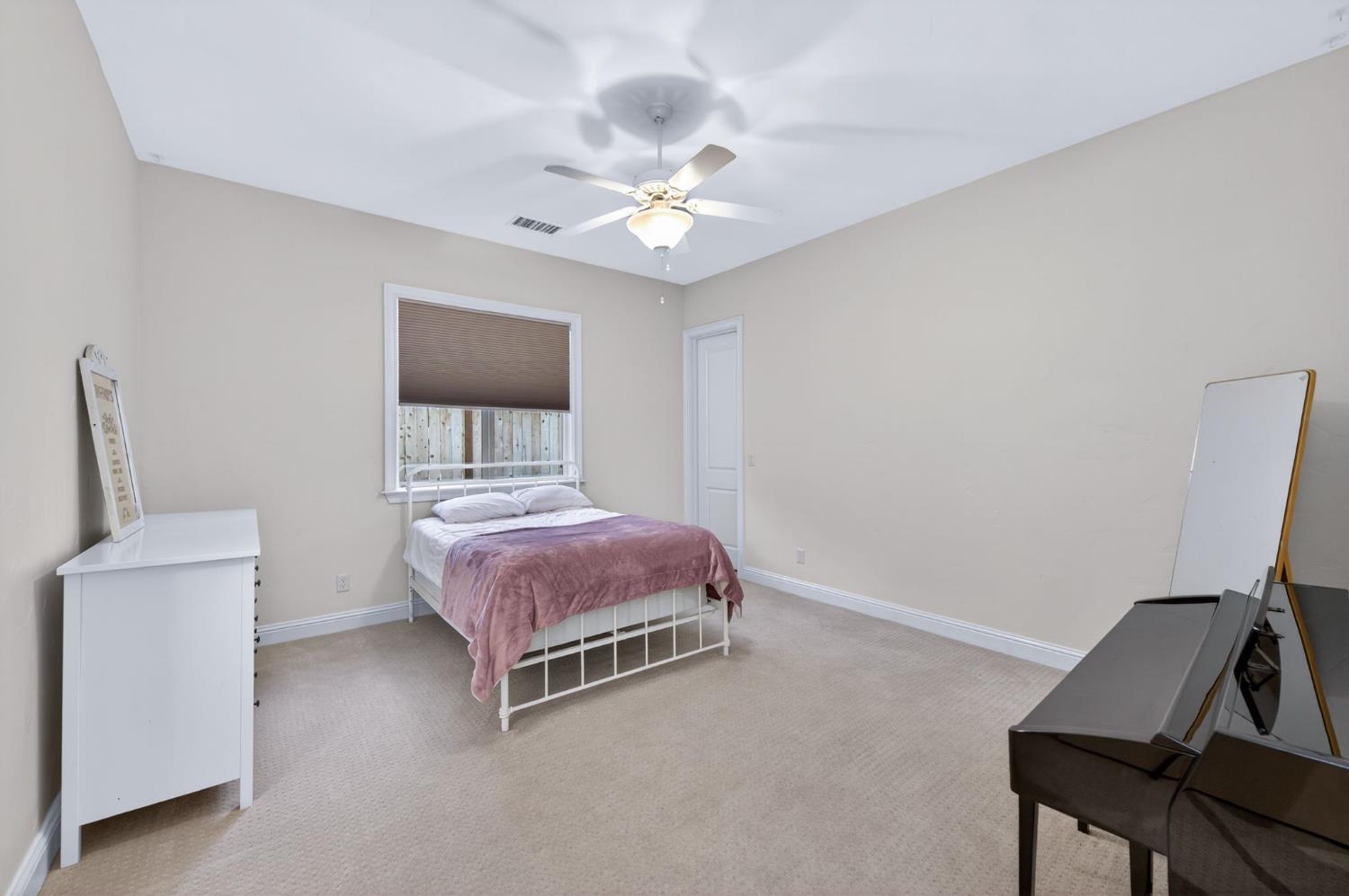 3350 E Via Montiano Ave, Clovis, CA 93619