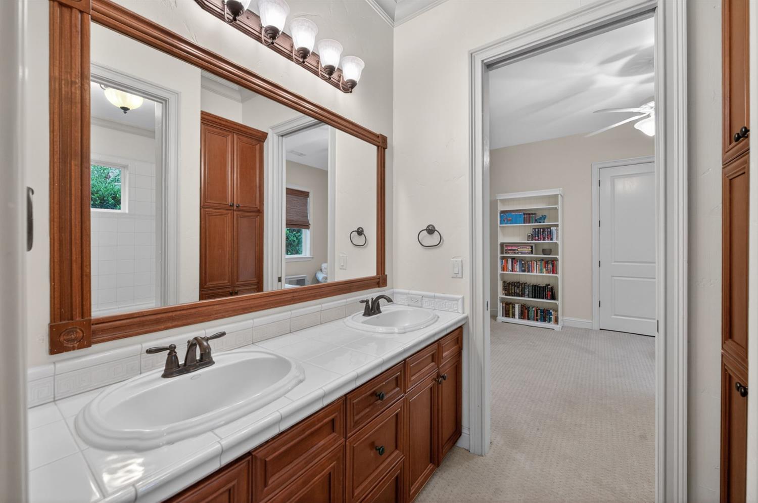 3350 E Via Montiano Ave, Clovis, CA 93619