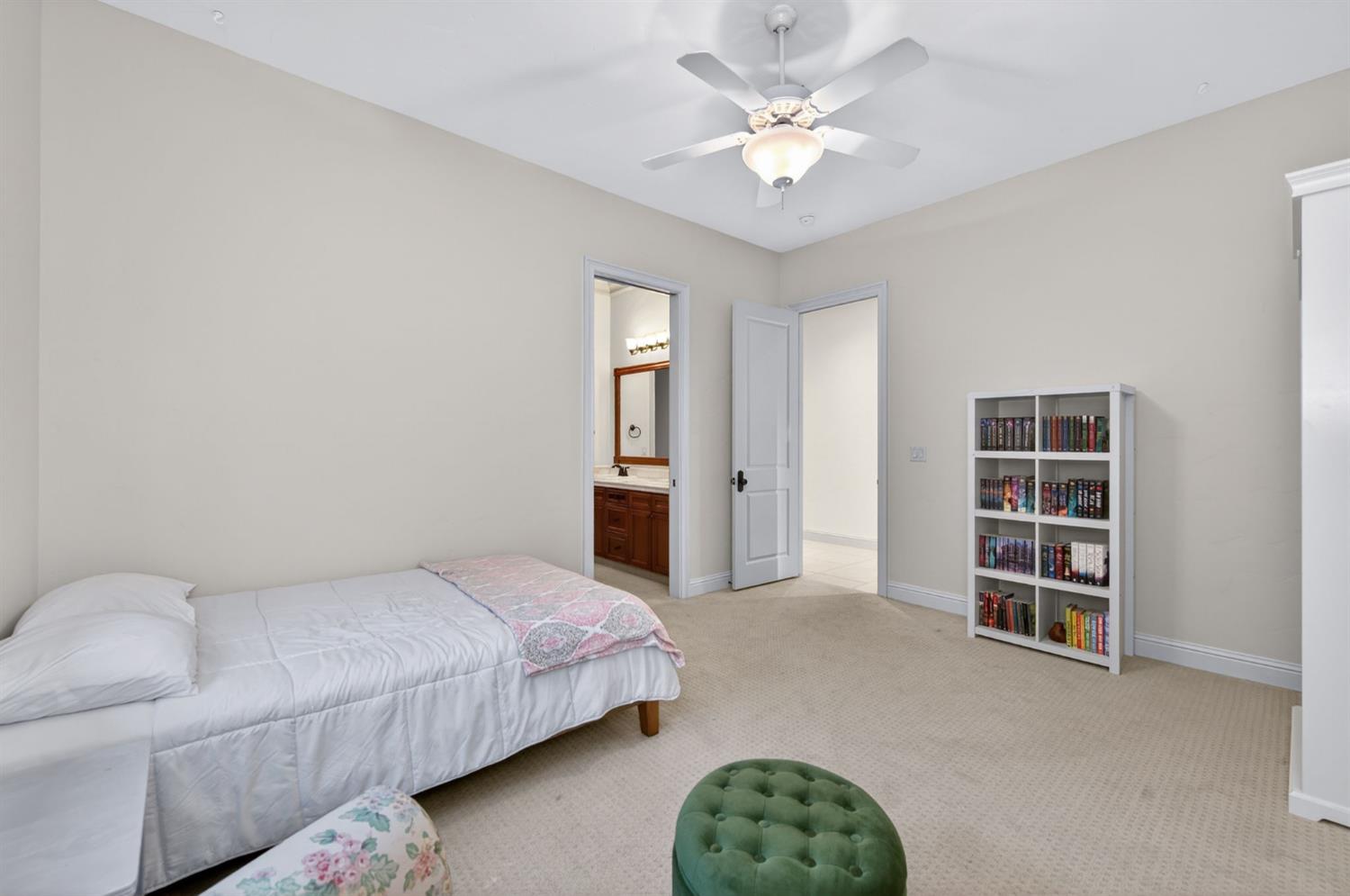 3350 E Via Montiano Ave, Clovis, CA 93619