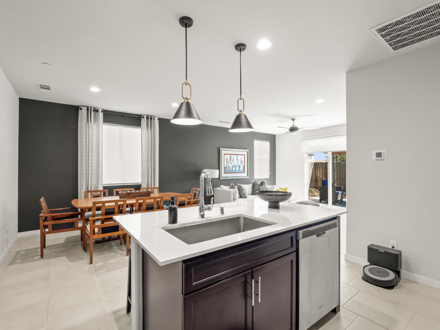 4034 N Vaughan Ave, Fresno, CA 93723